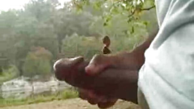 Porno Une femme extrait de film porno amateur mariée profite de son premier sexe lesbien